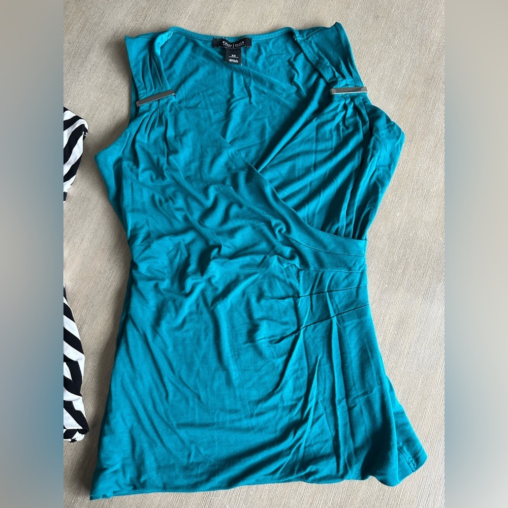 White House Black Market Black & White Diagonal and teal Stripe Tank set - Picture 5 of 11